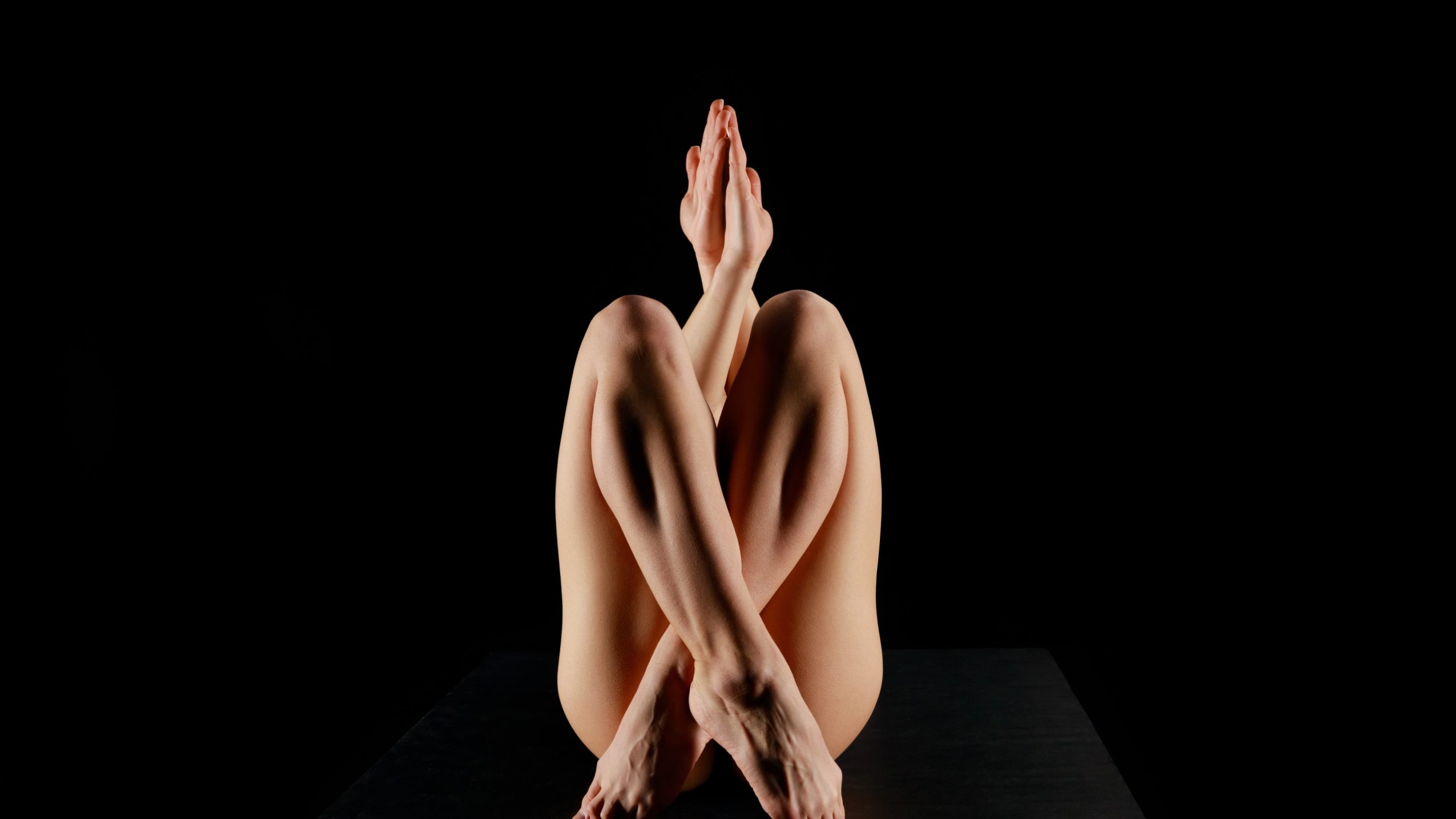 Mastering Nude Poses: Techniques for Elegant and Artistic Photography - 7dayschic