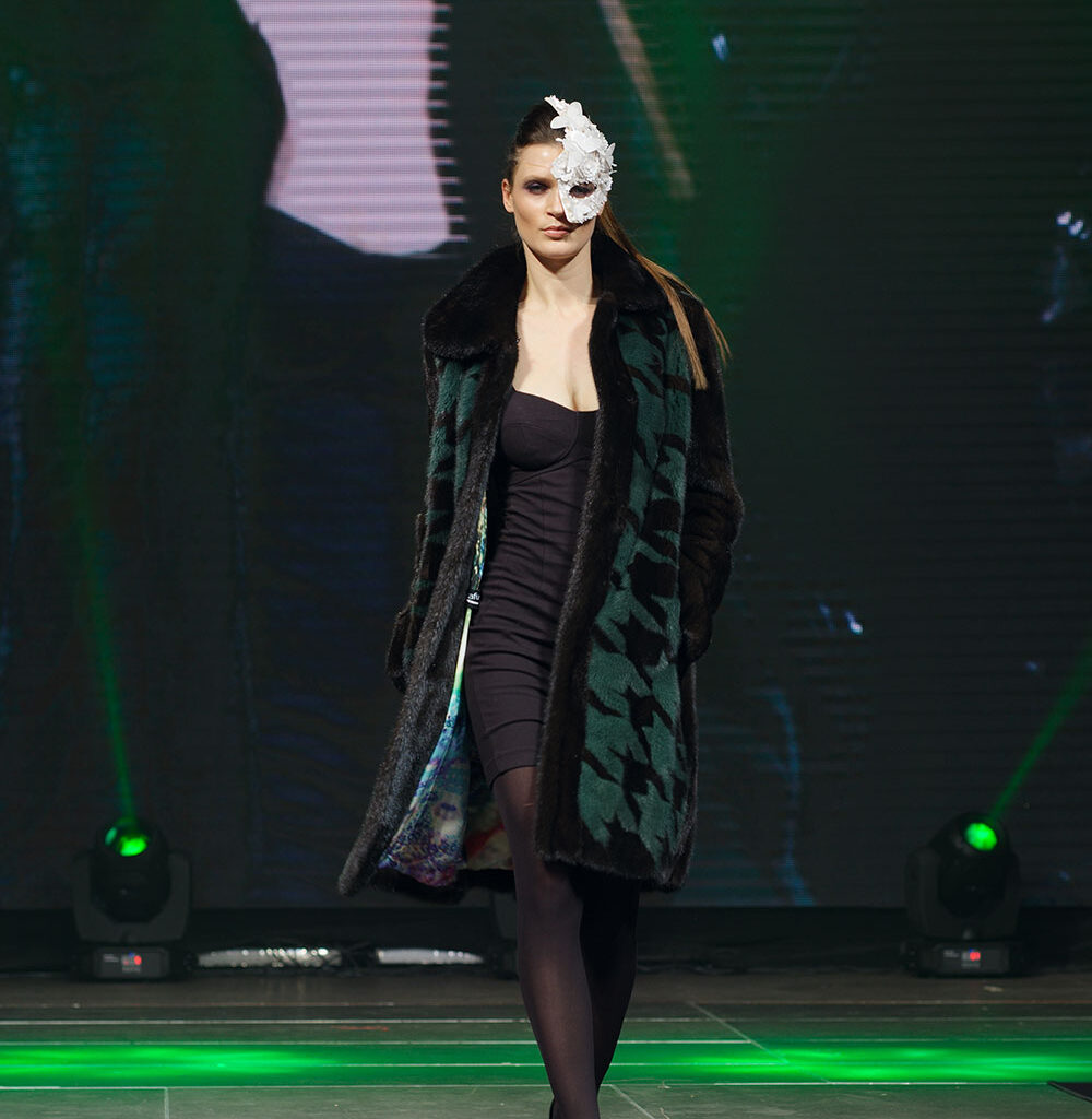Examples of Influencers who Started or Popularised Trends (e.g., Bella Hadid with Y2K, Emma Chamberlin With Casual Chic)-2