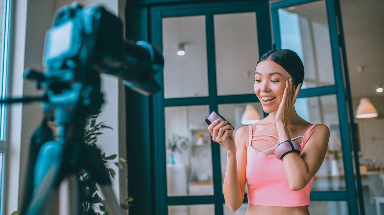 How-Fashion-Influencers-Are-Shaping-The-Modern-Trends-part-4-7DaysChic.com
